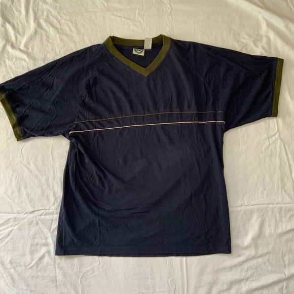 90’s Vintage V-Neck Tee - Picture 4 of 4